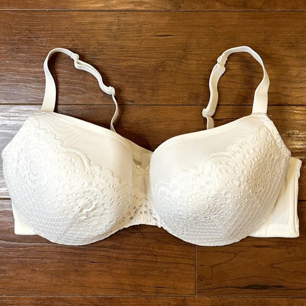 Cacique Lane Bryant Bra 42DD Ivory Lace Underwire Molded Cup Back Smoothing